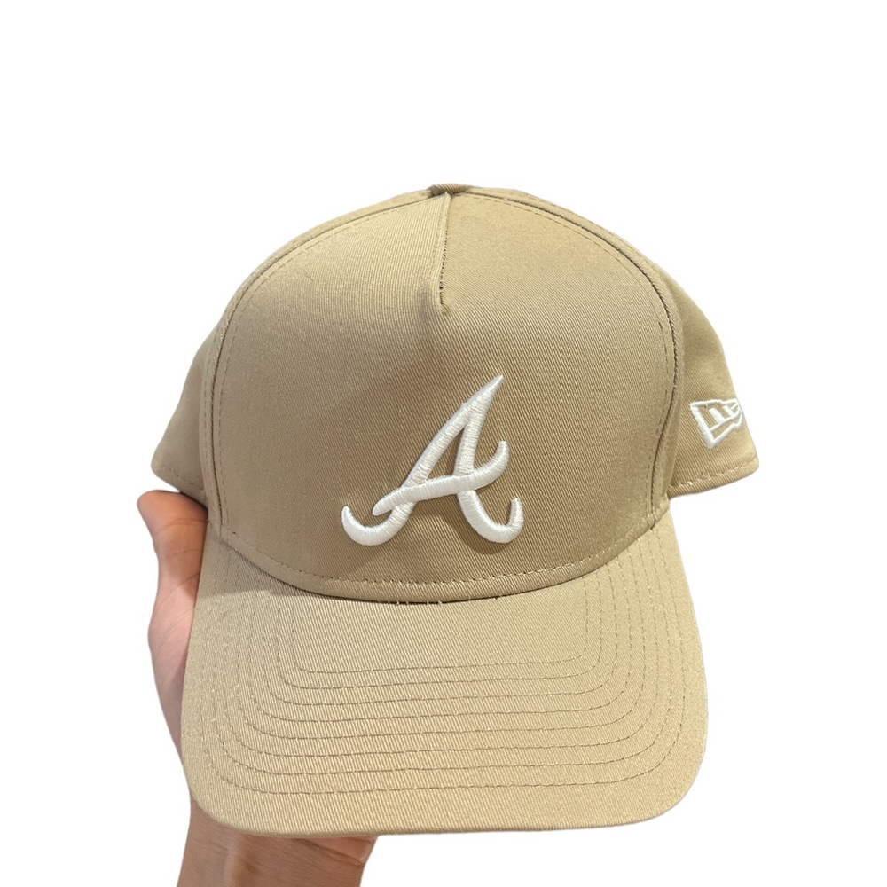 New Era Atlanta Braves Beige Hat